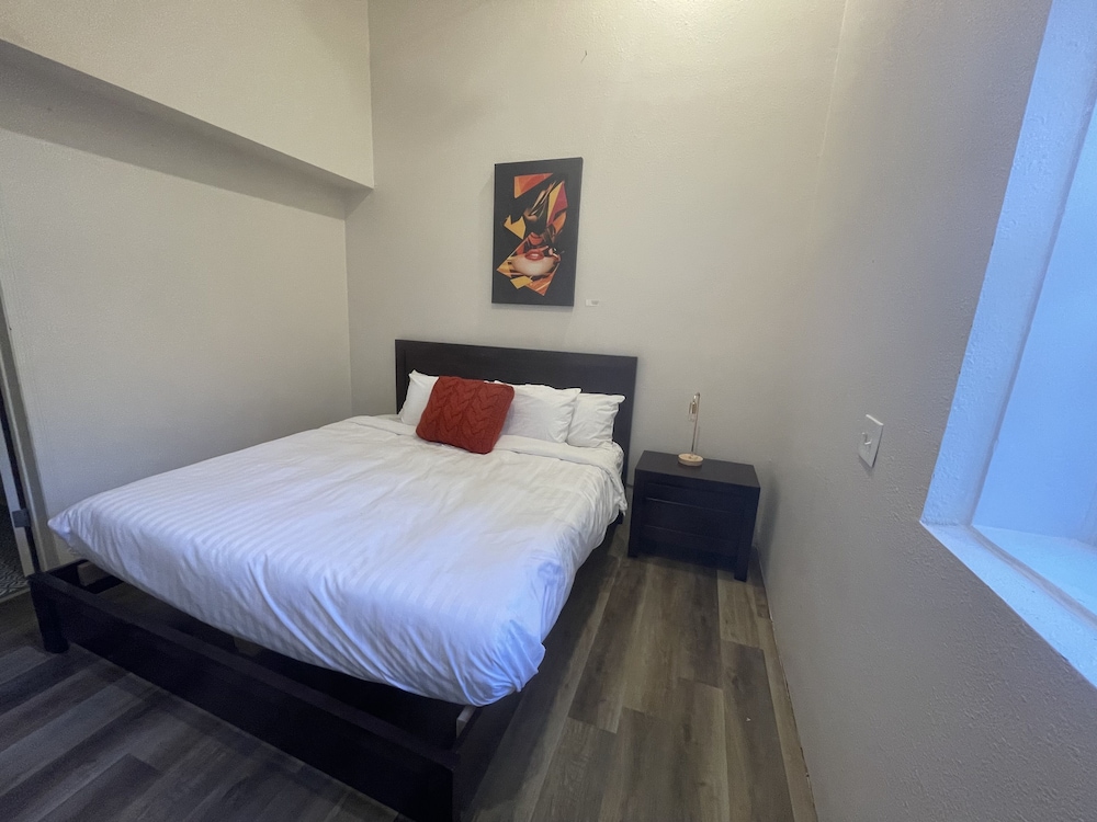 Suite 104 photo 3