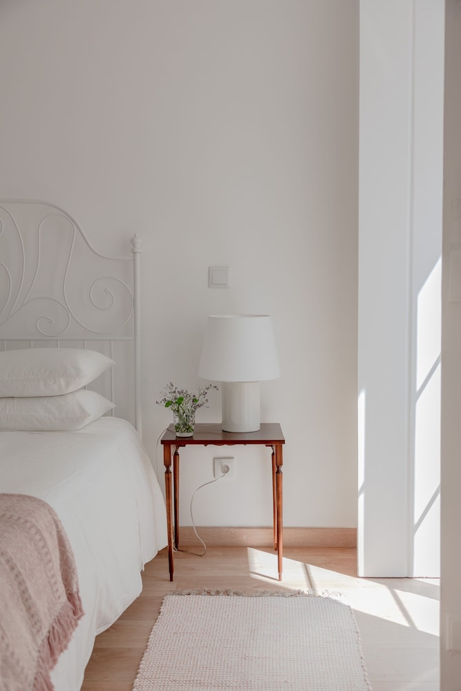 Apartment, 3 Bedrooms - Photo 2