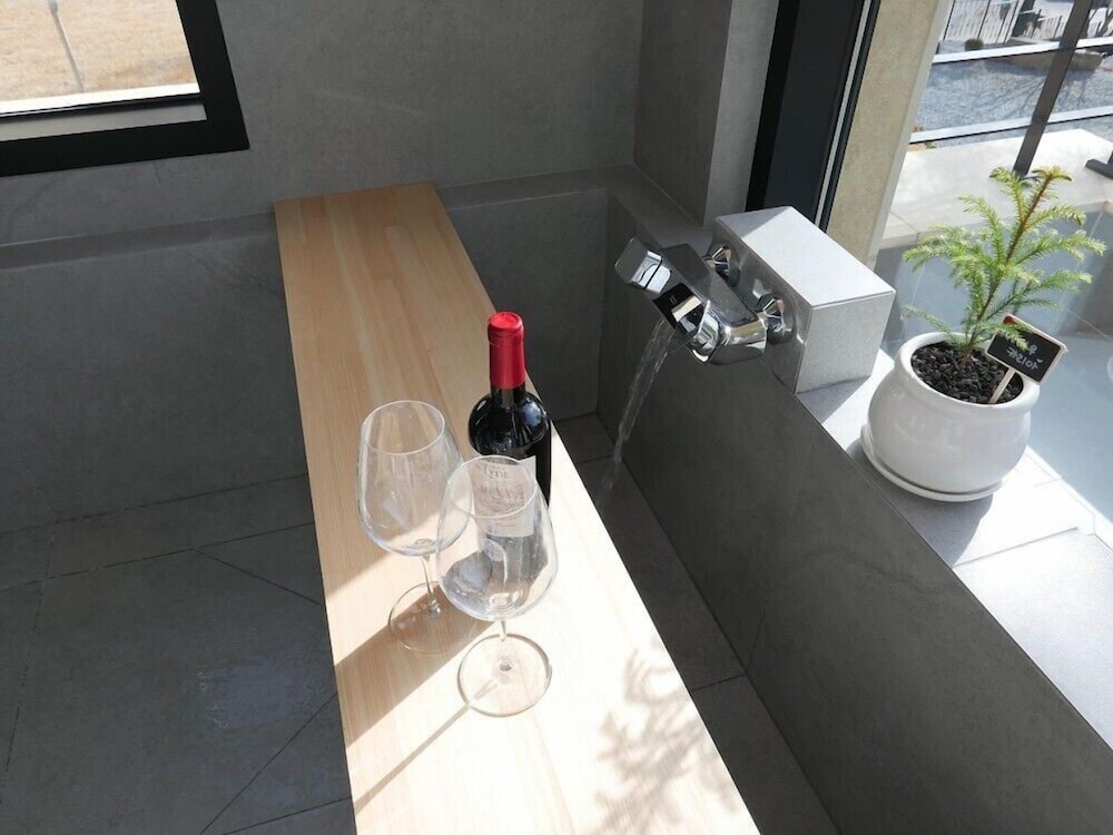 Room (101) photo 2