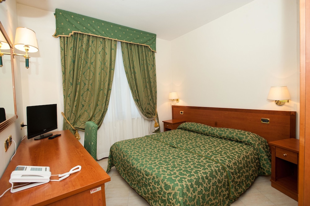 Double Room - Photo 2