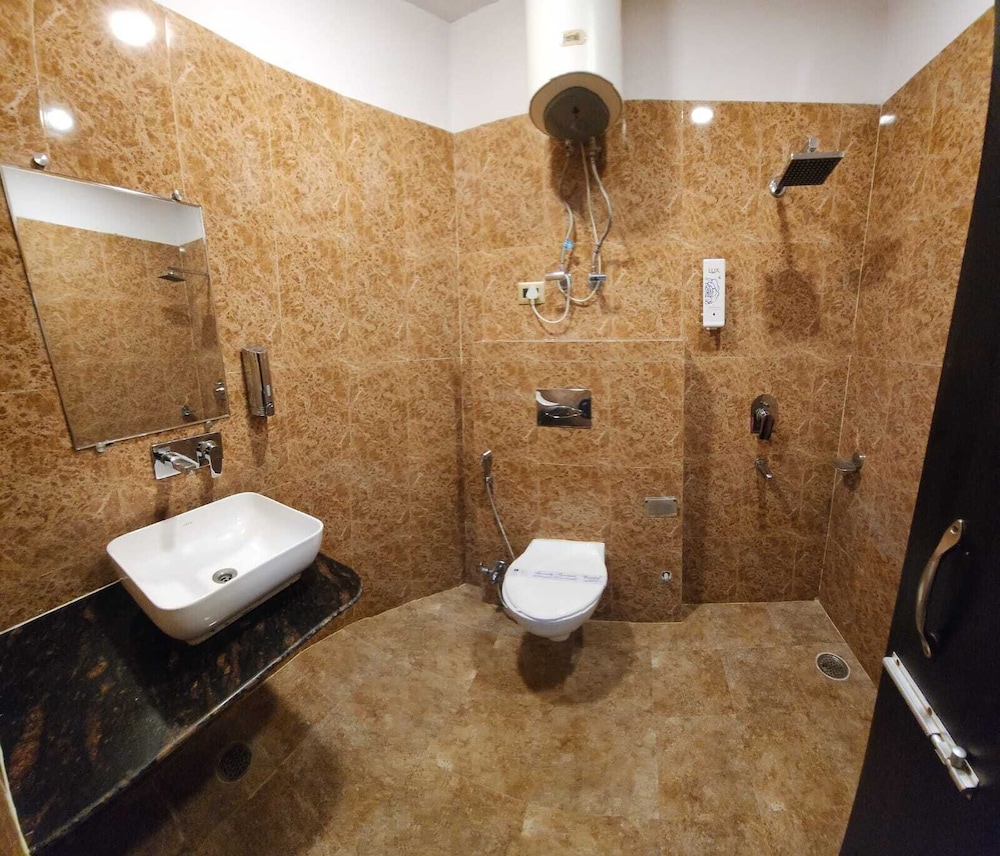 Executive Double or Twin Room - Photo 12