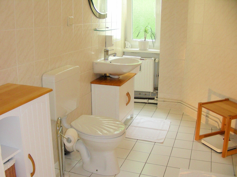 Single Room, Shared Bathroom photo 2