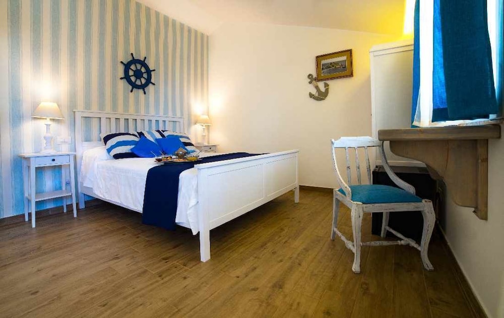 Classic Triple Room photo 2