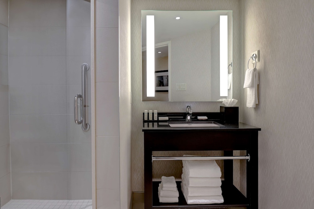 King Bed with Sofa Bed Cityview Suite thumbnail 5