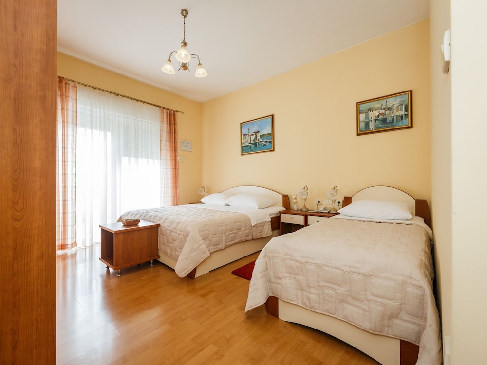 Basic Double or Twin Room photo 1