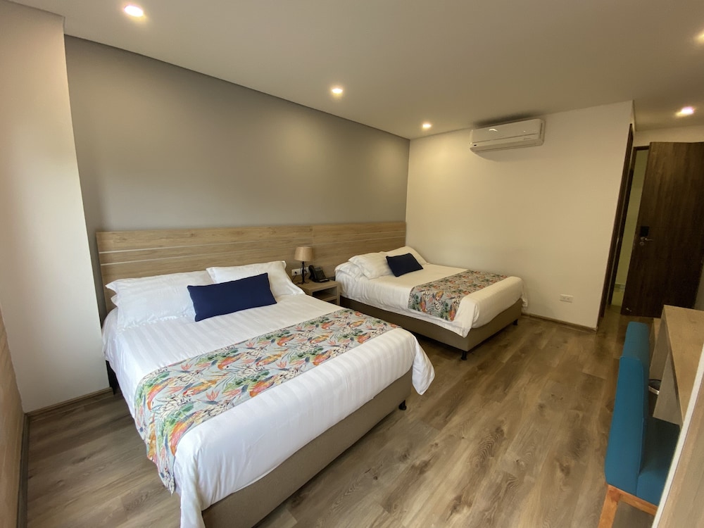 Family Room, 2 Double Beds photo 1