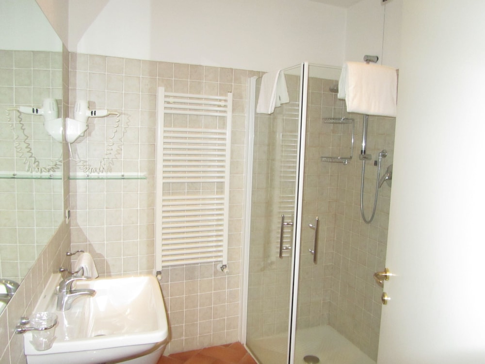 Classic Double Room - Photo 4