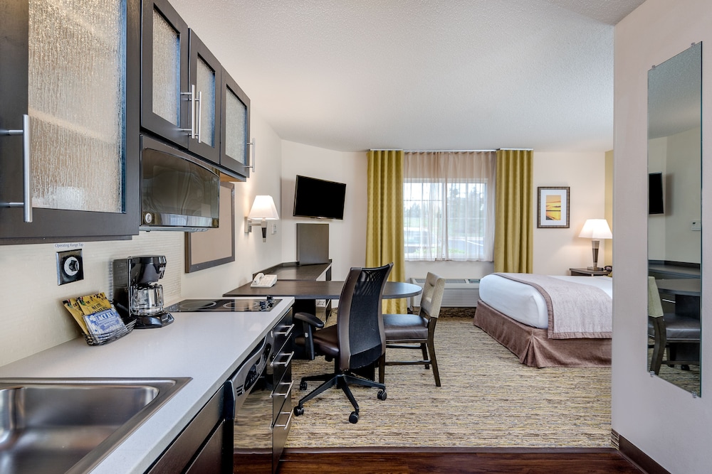 Studio Suite, 1 Queen Bed (Full Kitchen) - Photo 2