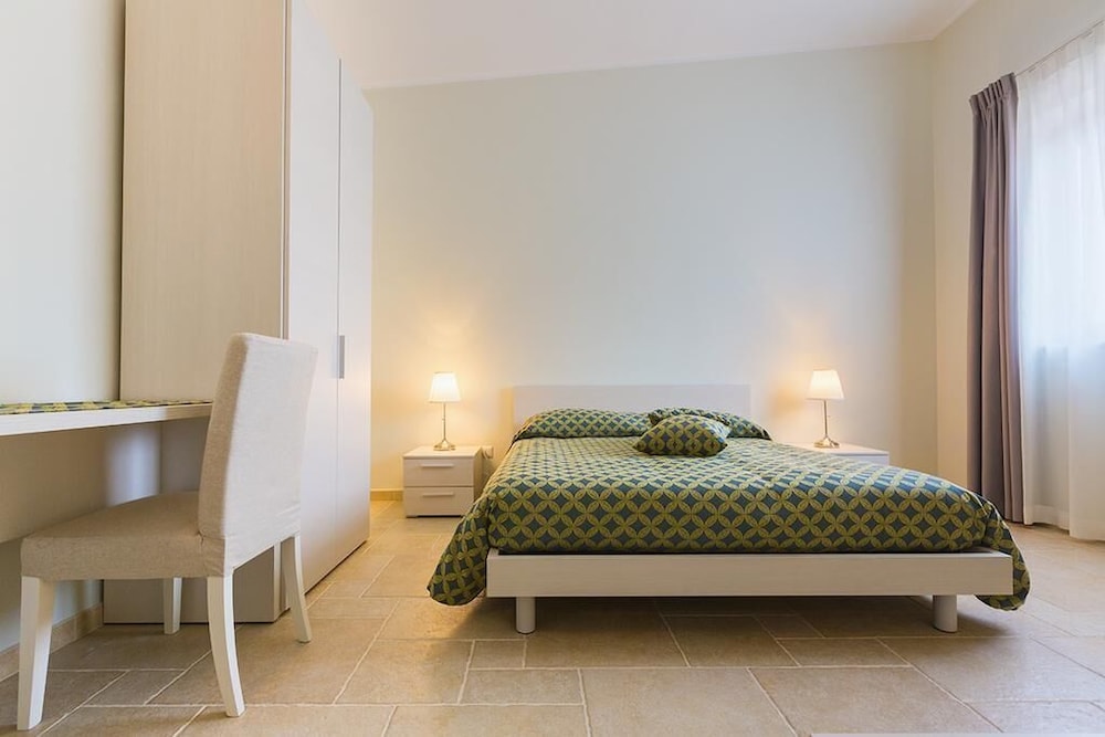 Studio, 1 Queen Bed, Kitchenette