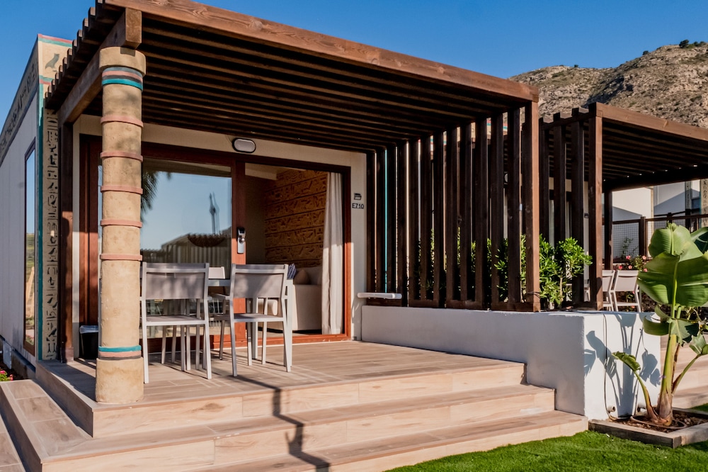 Standard Villa (1 Adult And 1 Child) photo 2