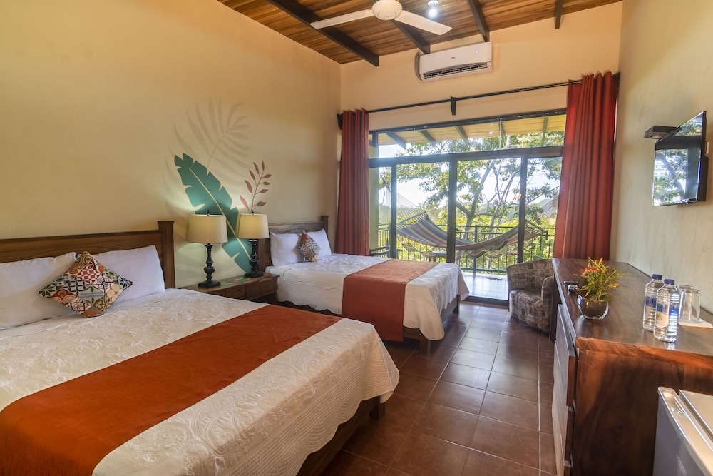 Superior Room, 1 King Bed or 2 Queen Beds, Mountain View photo 2