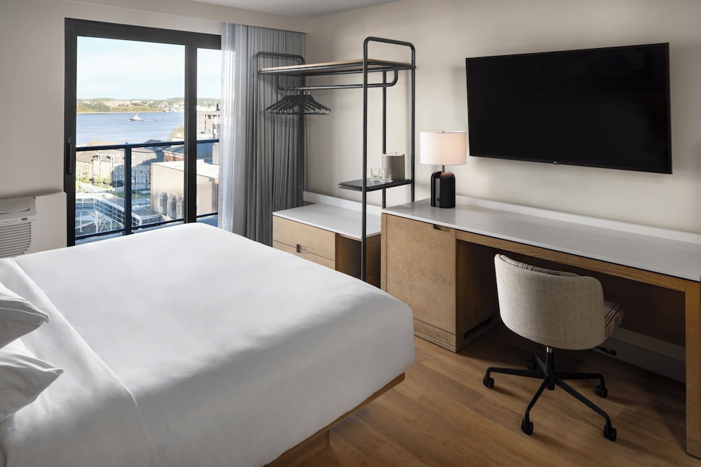 Junior Suite, 1 King Bed with Sofa bed