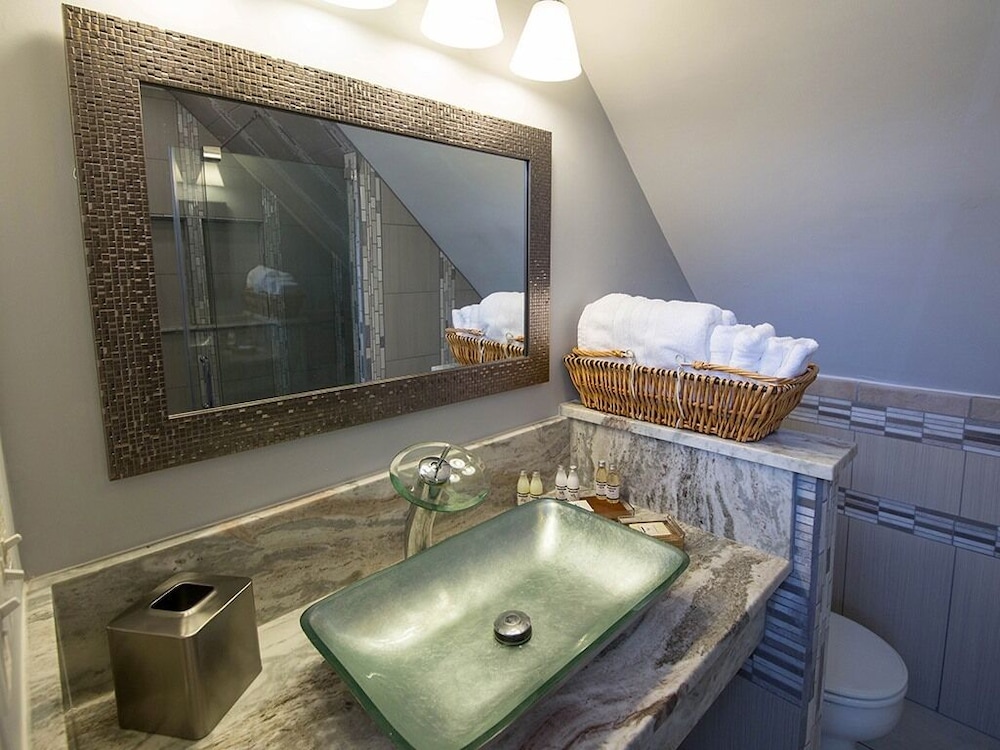 Luxury Double Room, Ensuite, Harbor View (The Ambassador) photo 2
