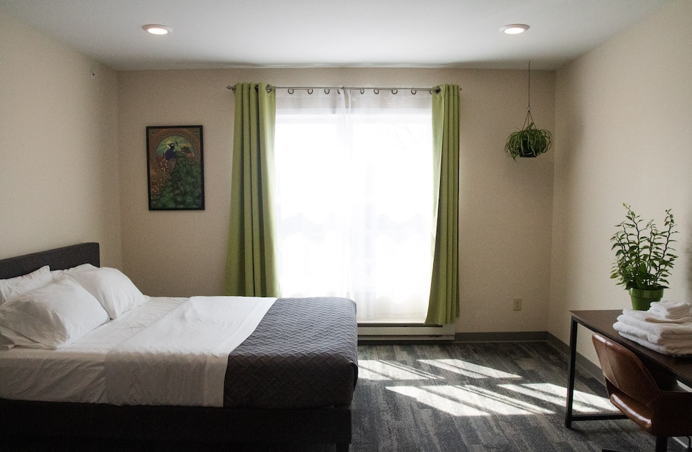 Double Room, 2 Queen Beds (#212)
