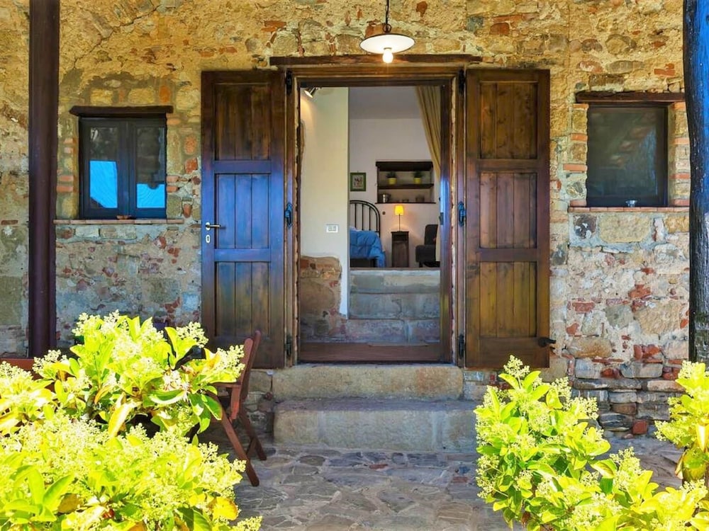 Villa photo 1
