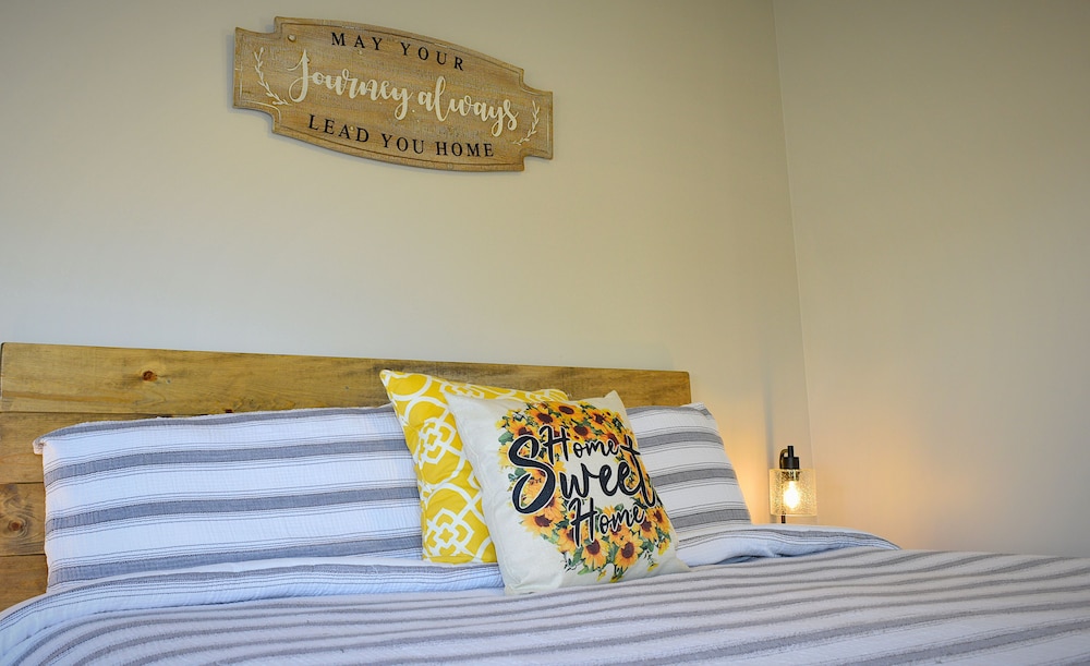 Suite 7 Sunflower Spot photo 3