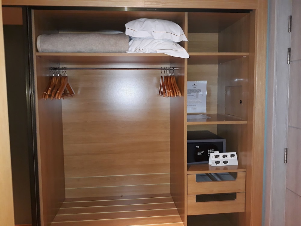 Deluxe Twin Room, 2 Twin Beds, Kitchenette, City View photo 1