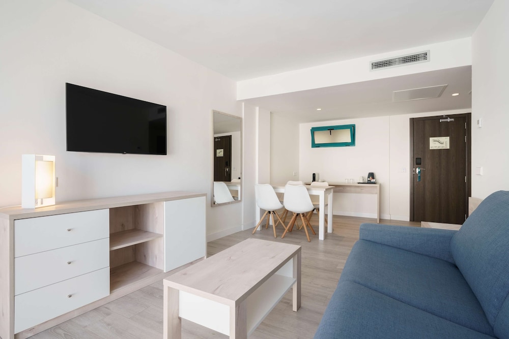My Favorite Club Suite (1 Adult)