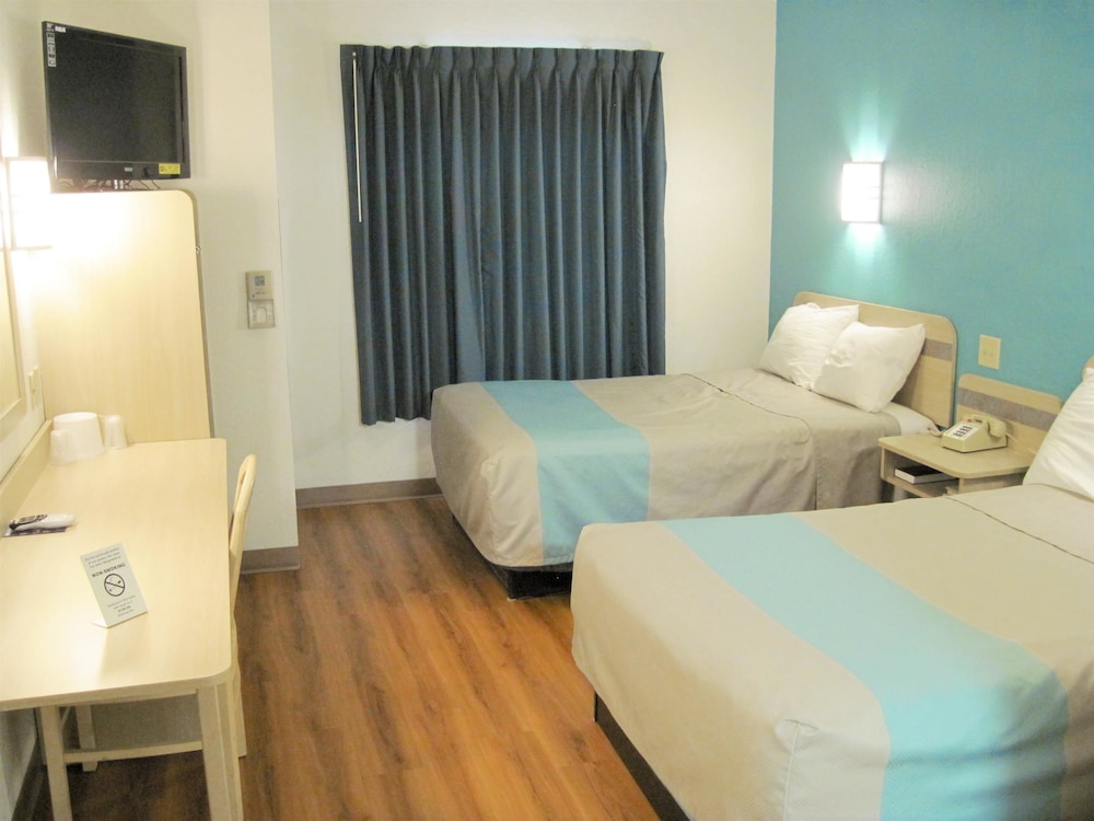 Standard Room, 2 Double Beds, Non Smoking photo 1