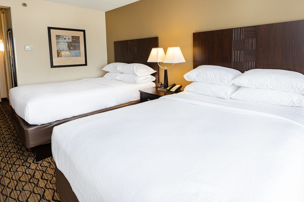 Premium Room, 2 Queen Beds - Photo 4