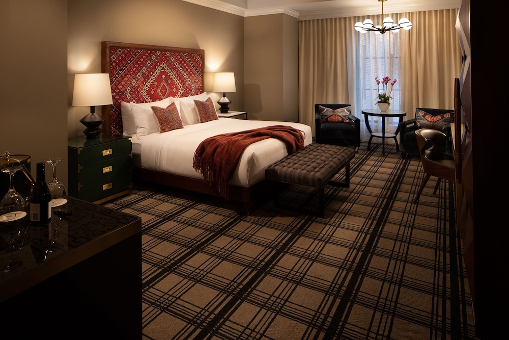Premium Room, 1 King Bed, Mobility Accessible
