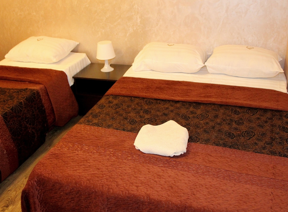 Economy Double Or Twin Room photo 3
