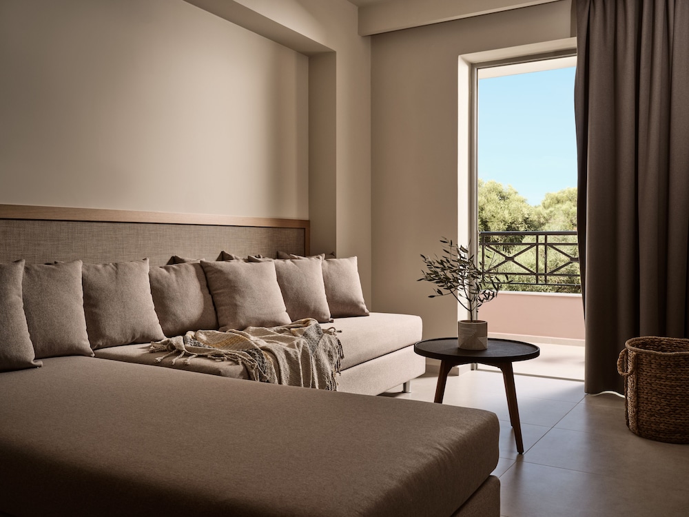 Friends & Family Suite Sea View - Photo 1