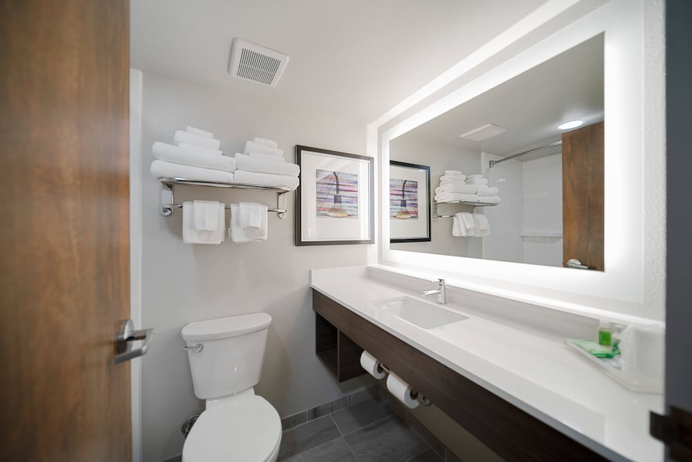 Standard Room, 2 Queen Beds, Accessible - Photo 4