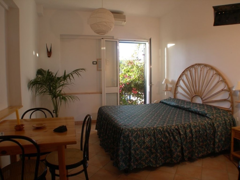 Apartment, 2 Bedrooms, Sea View (4 people) photo 3