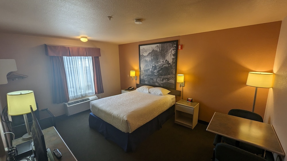 Room, 1 Queen Bed, Accessible, Non Smoking (Bathtub w/ Grab Bars) - Photo 11