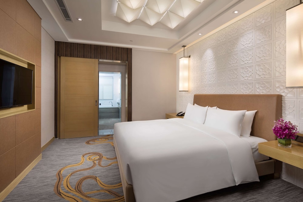 Superior Room, 1 Queen Bed with Sofa bed, Non Smoking photo 1