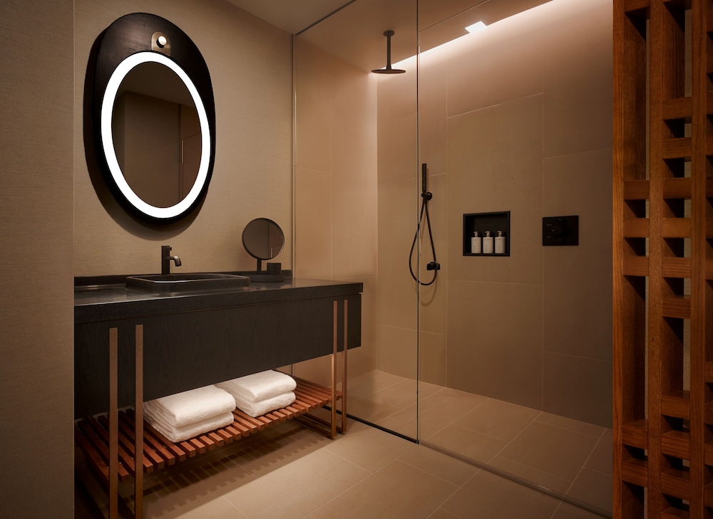 Executive Room - Photo 2