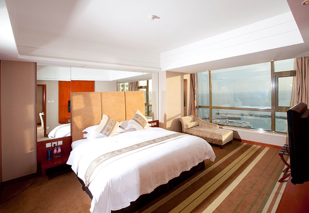 Suite, Beachfront photo 2