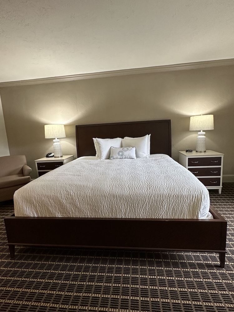 Resort View King Room - Photo 4