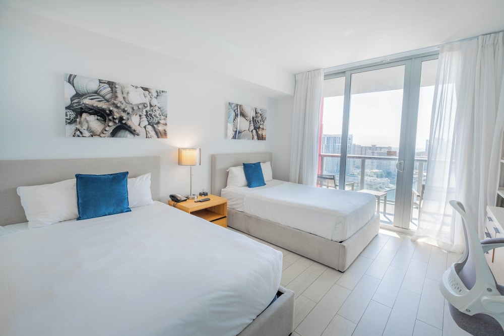 Comfort Studio, 2 Double Beds, Balcony, Canal View