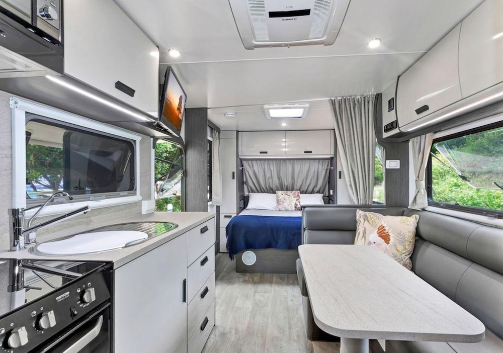 Jayco Van - Sleeps 5 photo 2