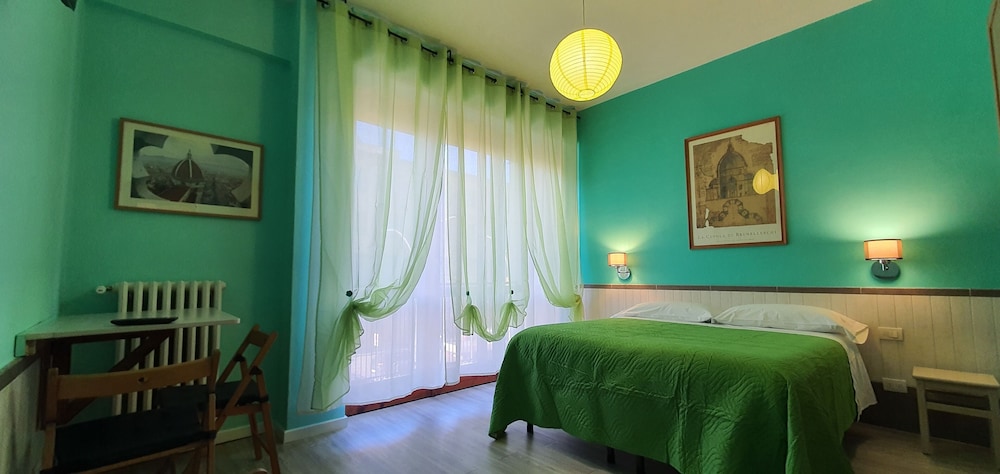 Deluxe Triple Room, Ensuite, City View photo 1