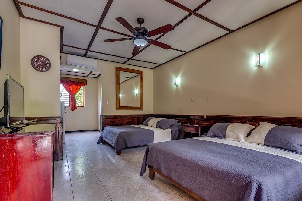 Standard Family Room - Photo 2