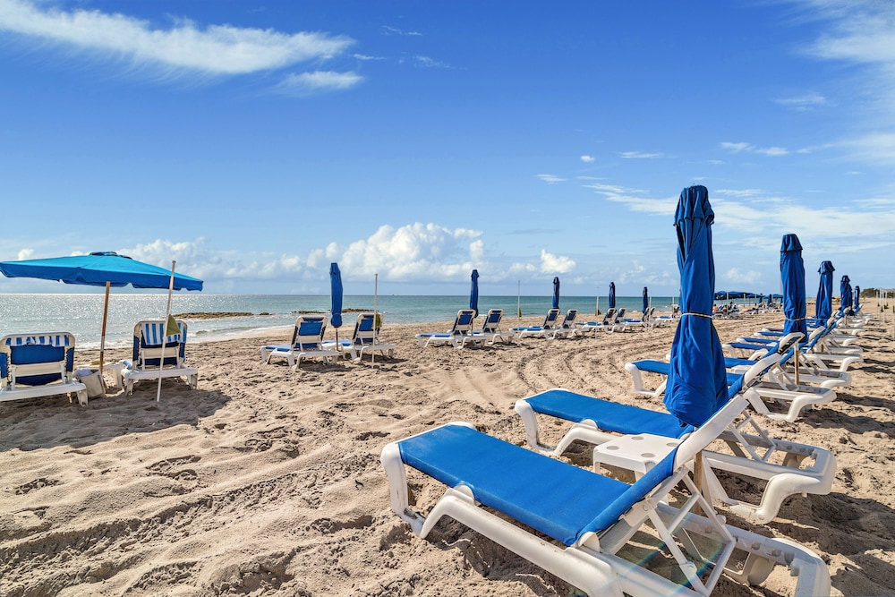 2 Bedroom Condominium, 1 King, 2 double beds, Dining Table for 6, Premium Sofa bed, Ocean view, 1808 photo 3