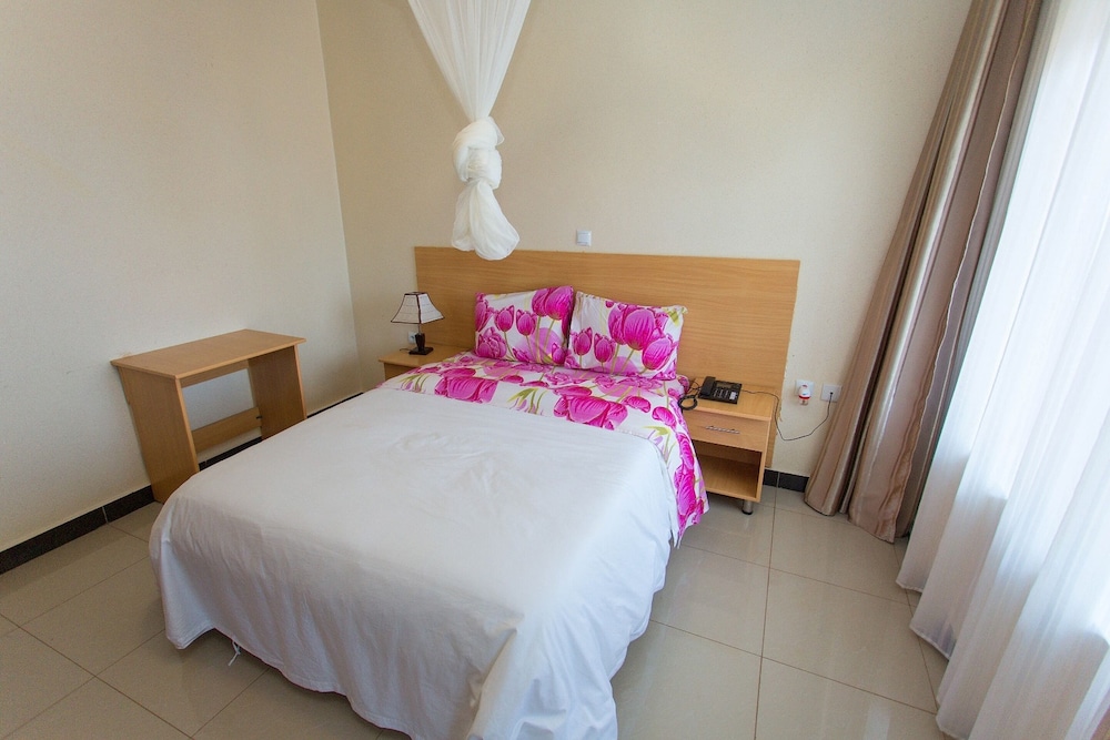 Standard Double Room photo 3