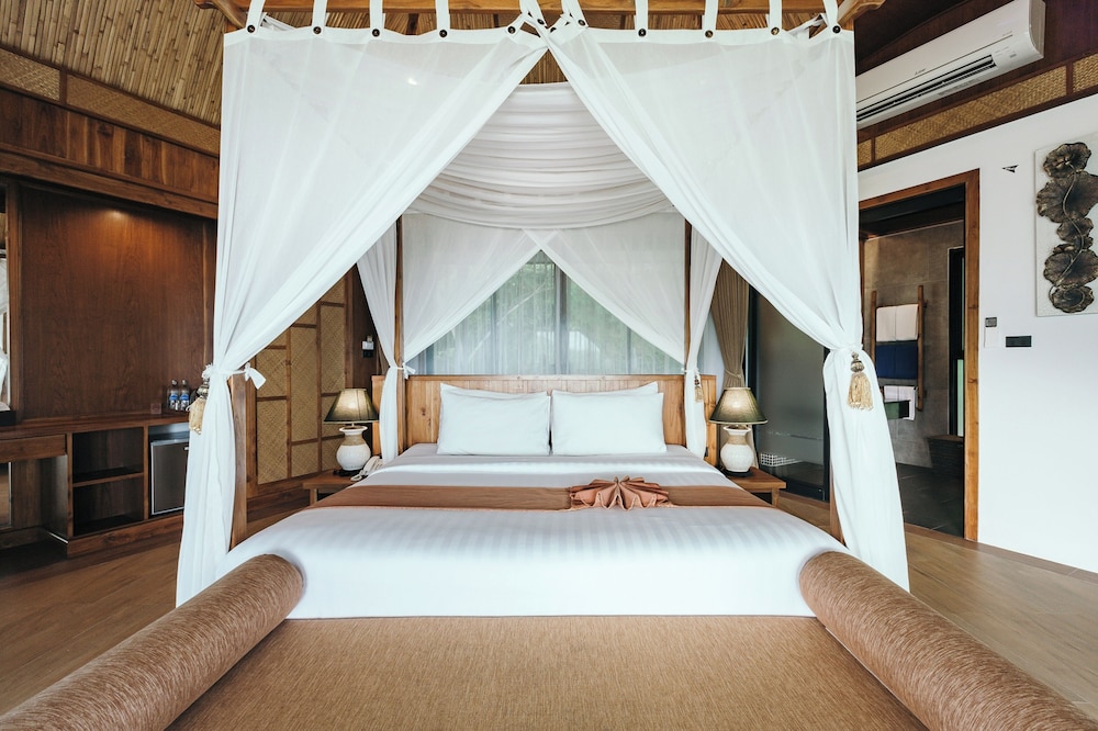 Premium Jacuzzi Villa photo 3