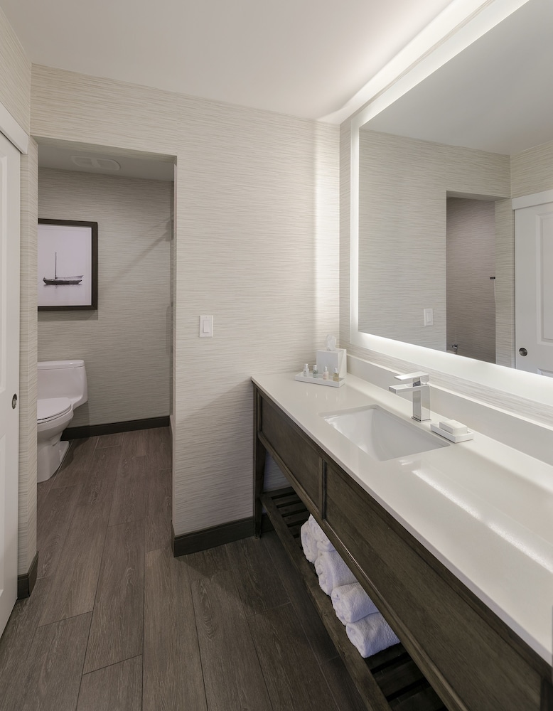 Standard Room, 2 Queen Beds photo 3