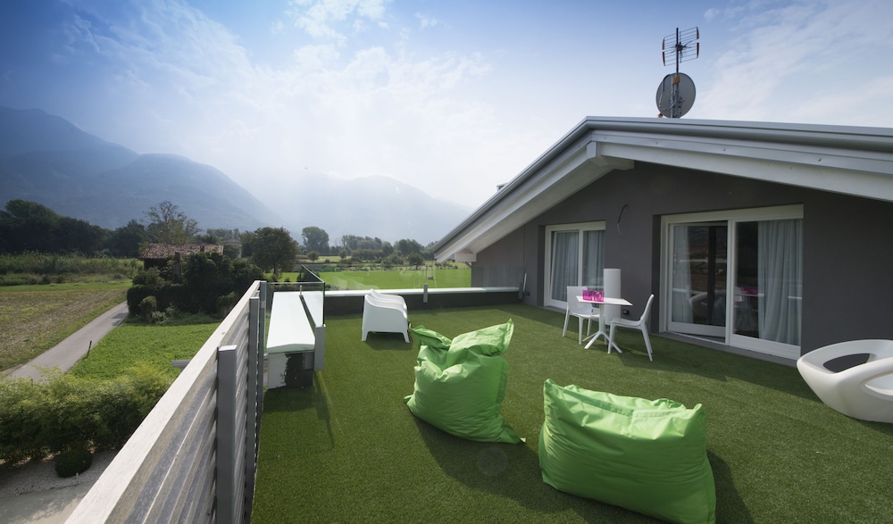 Luxury Double Room, 1 Queen Bed, Non Smoking, Mountain View photo 3