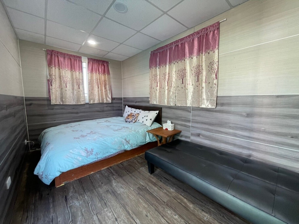 Economy Double Room photo 2