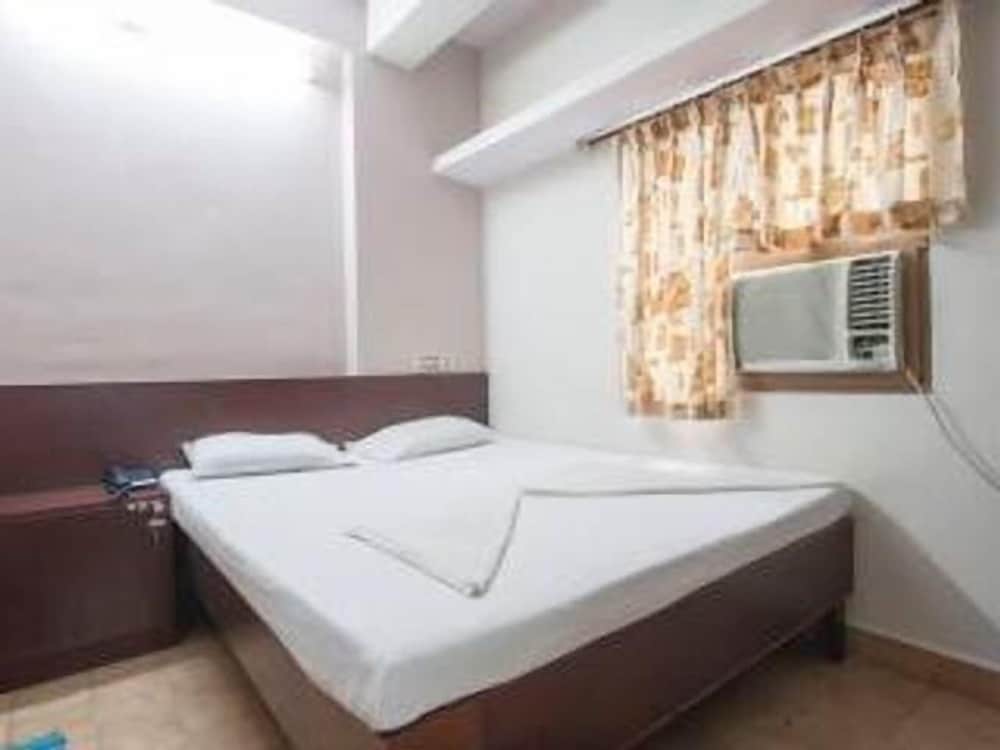 Triple Room (With A/C)