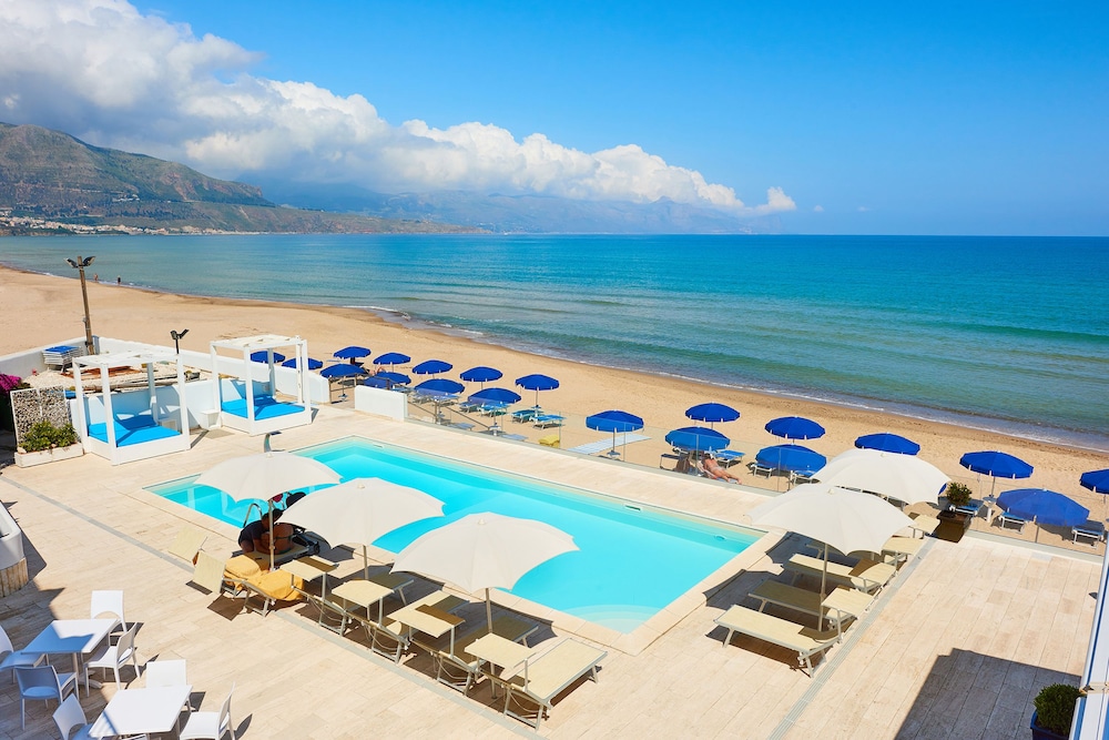 Deluxe Double or Twin Room, Sea View - Photo 19