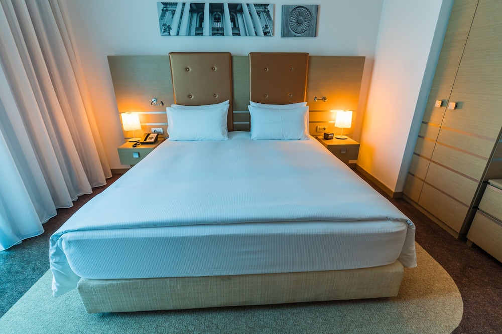 King One Bedroom Suite - Photo 17