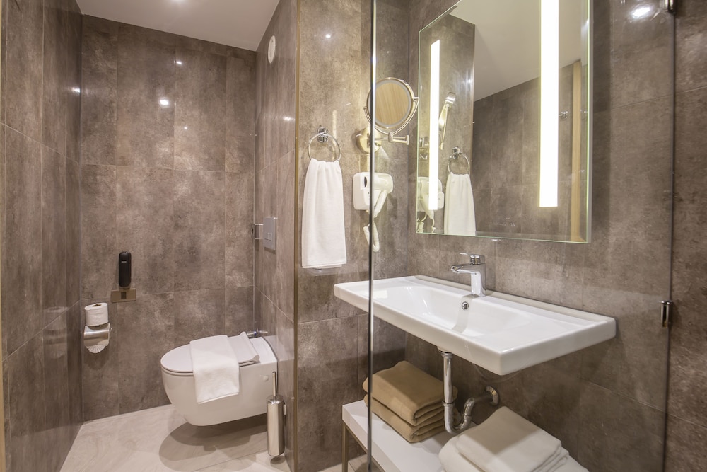 Deluxe Triple Room - Photo 8