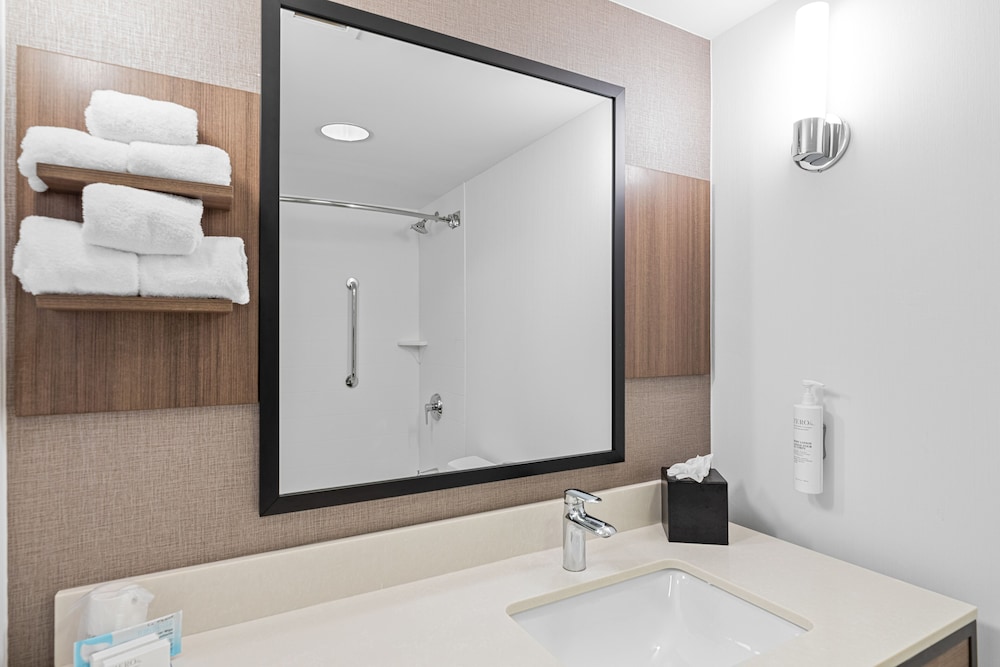Room, Accessible - Photo 6