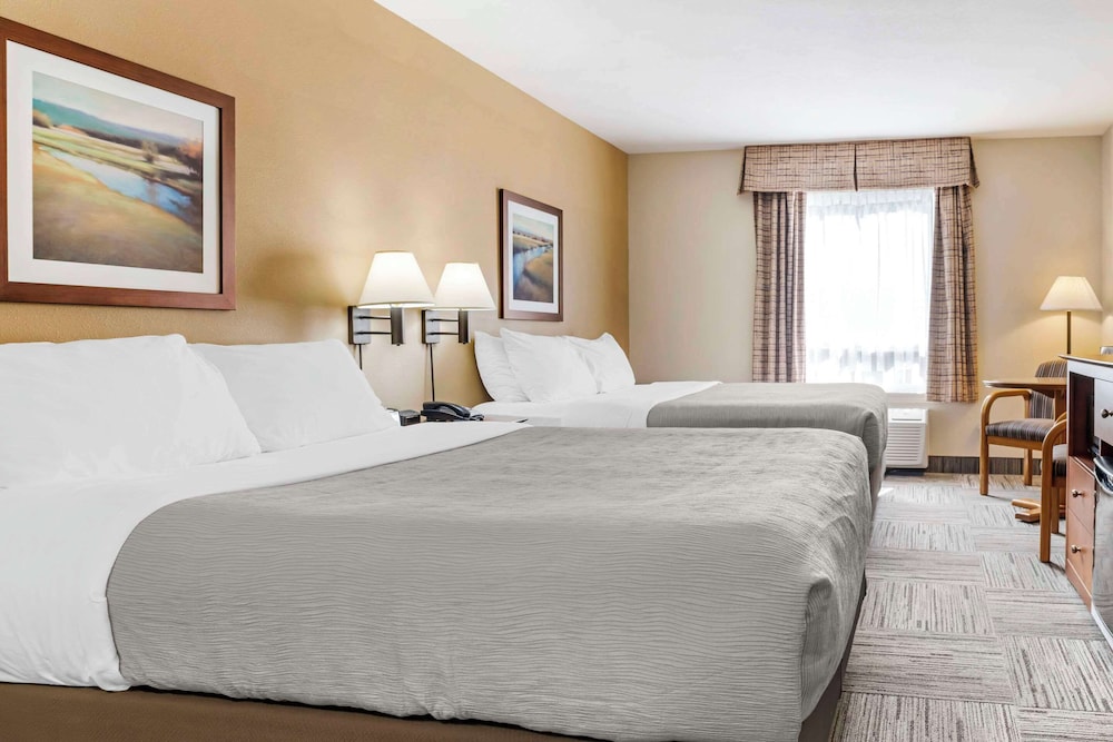Standard Room, 2 Queen Beds, Non Smoking - Photo 1